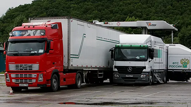 У границы с Китаем в Приморье скопилось более 260 фур