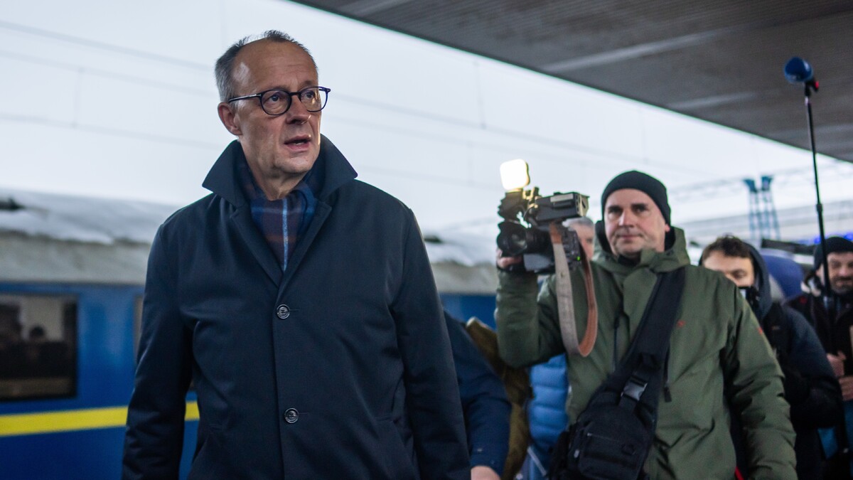 Конкурент Шольца в борьбе за пост канцлера прибыл в Киев