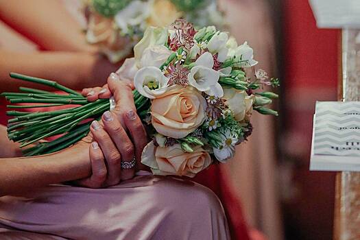 Невеста втайне от жениха привела его бывших девушек на свадьбу