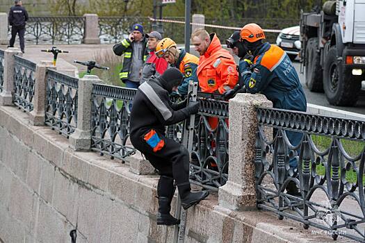Опубликованы данные погибших при падении автобуса в реку в Петербурге