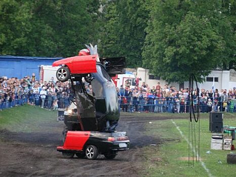 В Орле «Ладабот» сразился с бронемашиной