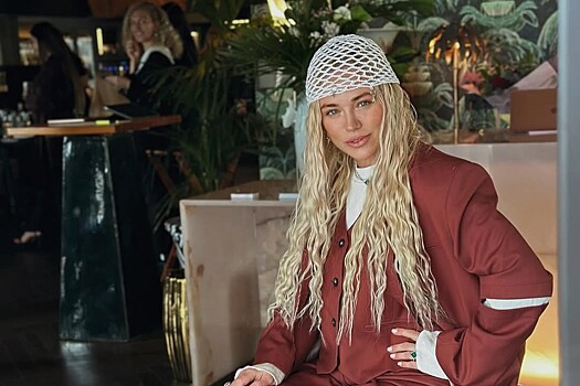 Прикованная к инвалидной коляске модель Ксения Безуглова вышла замуж