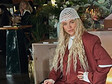 Прикованная к инвалидной коляске модель Ксения Безуглова вышла замуж