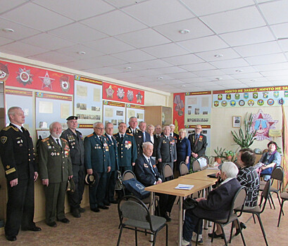 Уроки мужества провели ветераны в нижегородской гимназии № 2