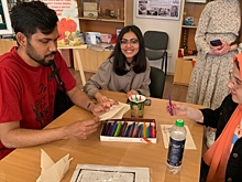 Иностранные студенты и первокурсники журфака ЮУрГУ сели за парты Школы этнокультурной журналистики