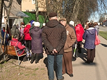 Калининградцы выстроились в очередь за транспортными картами