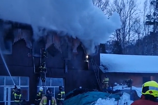 МЧС России: на Алтае произошел пожар на турбазе "Юность"