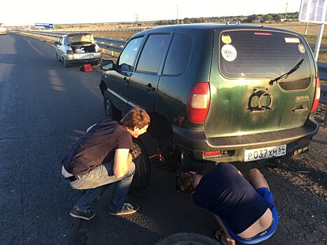Автомобили теряют колеса на новом мосту Саратова