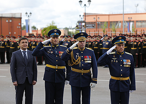 Замминистра обороны России генерал-полковник Юрий Садовенко дал старт учебному году в Тульском суворовском военном училище