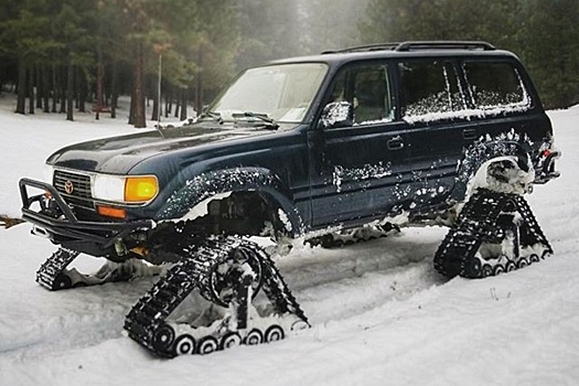 В РФ начались продажи Toyota Land Cruiser на гусеничном ходу: легально и дорого