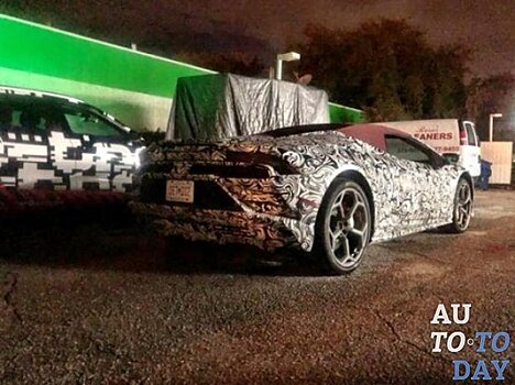 Предстоящий Lamborghini Huracan Spyder замечен с высокотехнологичным интерьером