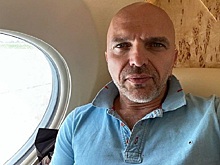 А как же жена? Солиста группы «Непара» Александра Шоуа засняли в компании неизвестной брюнетки