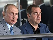 Путин провел встречу с Медведевым