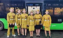 Курские школьники провели экскурсию для пассажиров троллейбуса