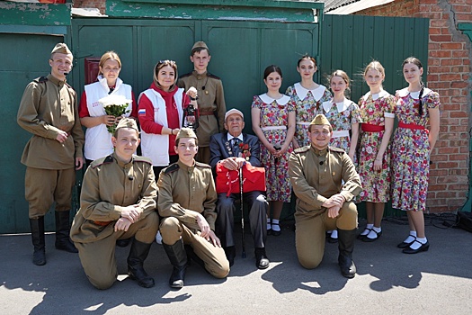 Народный фронт поздравил ветеранов с Днем Победы