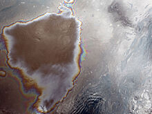 Разлив нефти в Черном море сняли из космоса