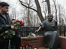 На Ваганьковском кладбище открыли памятник Джигарханяну