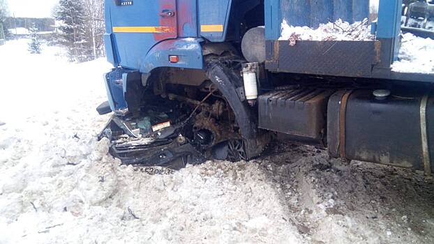 В Вологодской области двое взрослых погибли в ДТП с "Камазом"