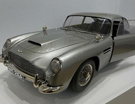 Aston Martin DB5 Джеймса Бонда получил титул «величайшего автомобиля в истории кино»