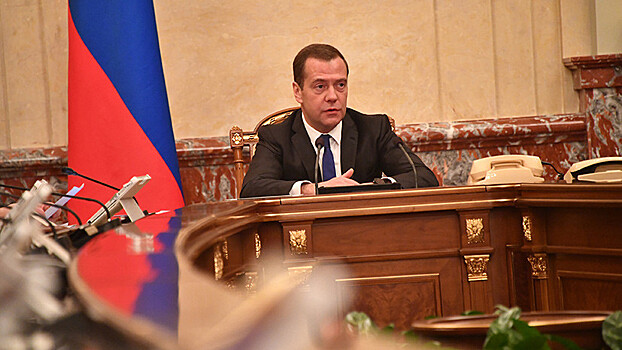 Медведев допустил ответ РФ на санкции