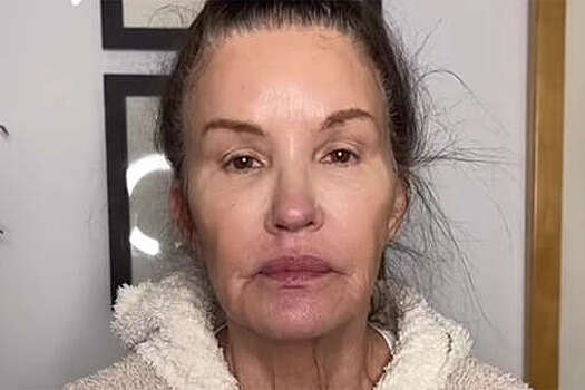 67-летняя ведущая "Топ-модели по-американски" показала лицо без макияжа и фотошопа