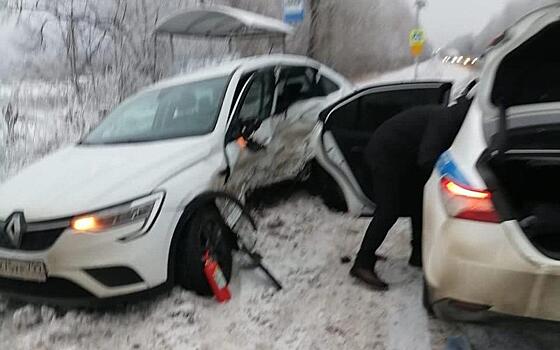 На трассе Москва – Рязань произошло ДТП с участием Renault и машины ППС