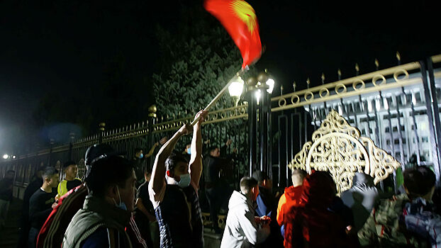 В Бишкеке введут режим ЧП