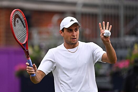 Аслан Карацев вышел во второй круг US Open в парном разряде