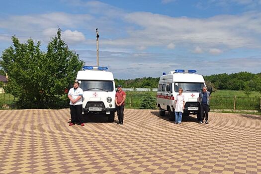 В Курганской области медикам передали 25 новых машин скорой помощи