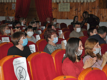 Более 10 тысяч жителей Кинеля стали участниками социокультурного проекта "Новый год с доставкой на дом"