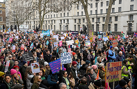 Широкомасштабные забастовки парализовали Великобританию