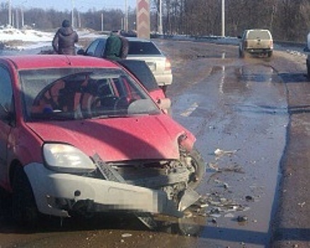 В Уфе водитель без прав совершил ДТП, есть пострадавшая