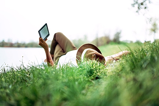 Чем объяснить рост интереса к современной поэзии и почему это важно