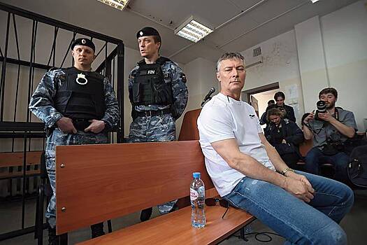 Бывший мэр Екатеринбурга Ройзман отказался давать показания в суде