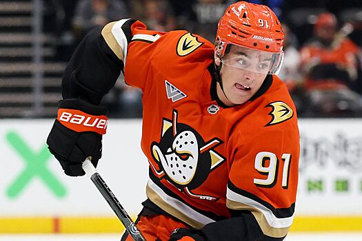 Форвард «Анахайма» Лео Карлссон повторил достижения Эрика Линдроса и Стивена Стэмкоса