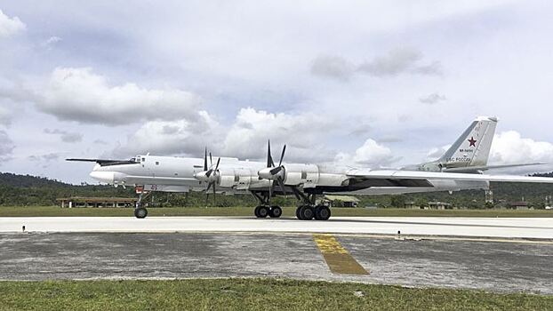 Ту-95МС ВКС РФ выполнили полет над Тихим океаном с аэродрома в Индонезии