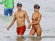 44-летнюю Джессику Альбу засняли в откровенном бикини