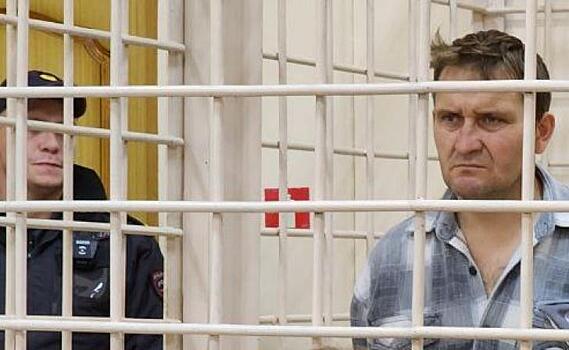 Суд в Курске поместил под стражу обвиняемого в убийстве матери, жены и дочери