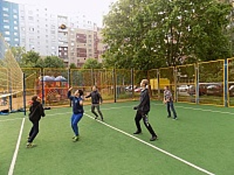 июня на спортивной площадке возле корпусов 1431-1432 состоялся турнир по волейболу среди детей