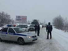 Затерянный во льдах. Россияне не могут выбраться из города из-за снежных завалов