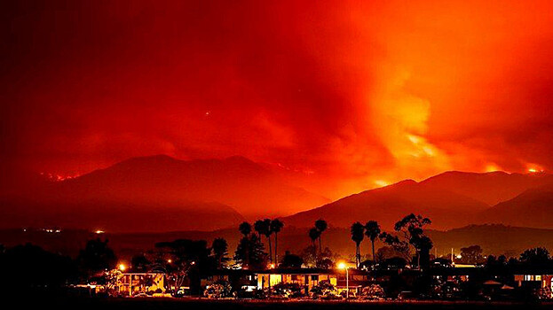 СМИ сообщили о первой жертве природных пожаров в Калифорнии