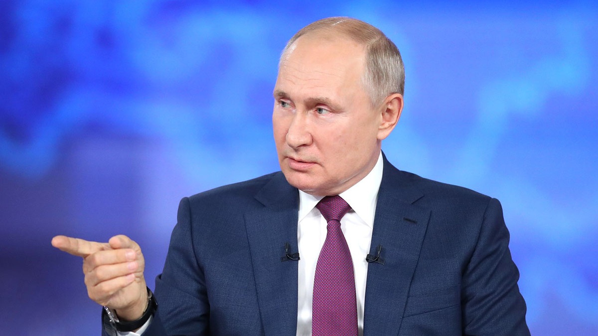 Путин: Россия будет добиваться денацификации Украины