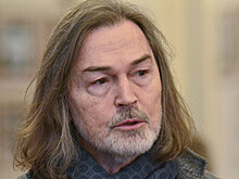 Никас Сафронов рассказал о своей трехэтажной квартире с видом на Кремль