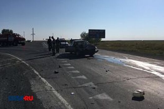 На трассе Орск - Оренбург в столкновении двух машин пострадали 6 человек