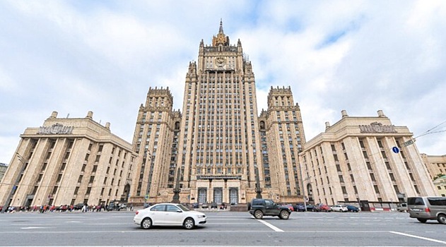 МИД РФ заявил о высылке сотрудника посольства Эстонии