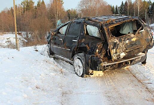 В Кильмезском районе водитель Chevrolet Tahoe улетел в кювет: пострадали 3 человека