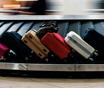 Туристы возмутились предложению Utair самостоятельно забирать багаж