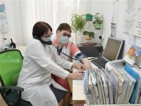 Медикам Самарской области досрочно начисляют спецвыплаты за работу в праздники