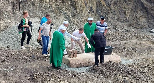 В Медногорске на Южном шоссе заложили камень под будущую мечеть