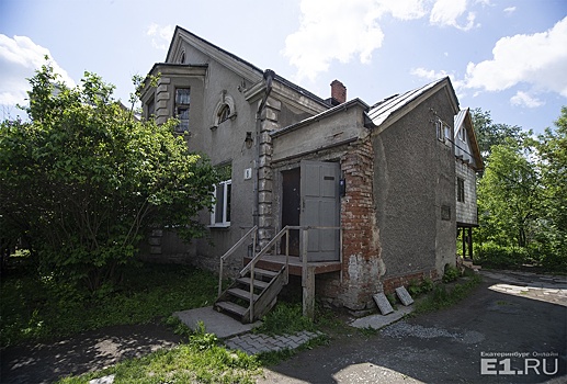 Дом на месте ипподрома: история старого особняка в английском стиле в центре Екатеринбурга